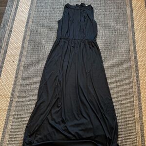 Black Sleeveless Halter Maxi Dress